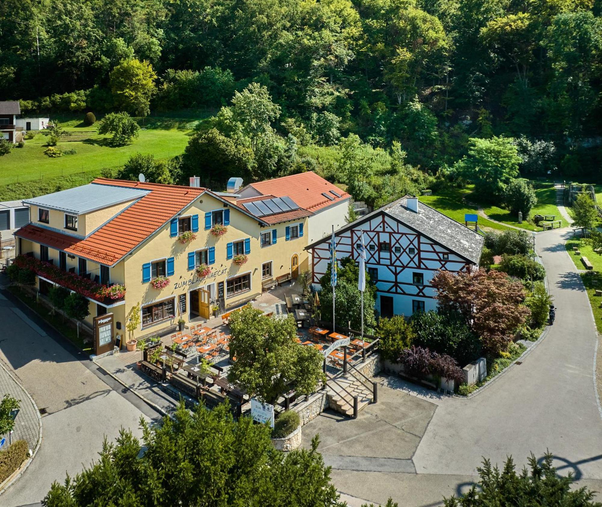 Hotel Zum Blauen Hecht Kipfenberg Exterior foto