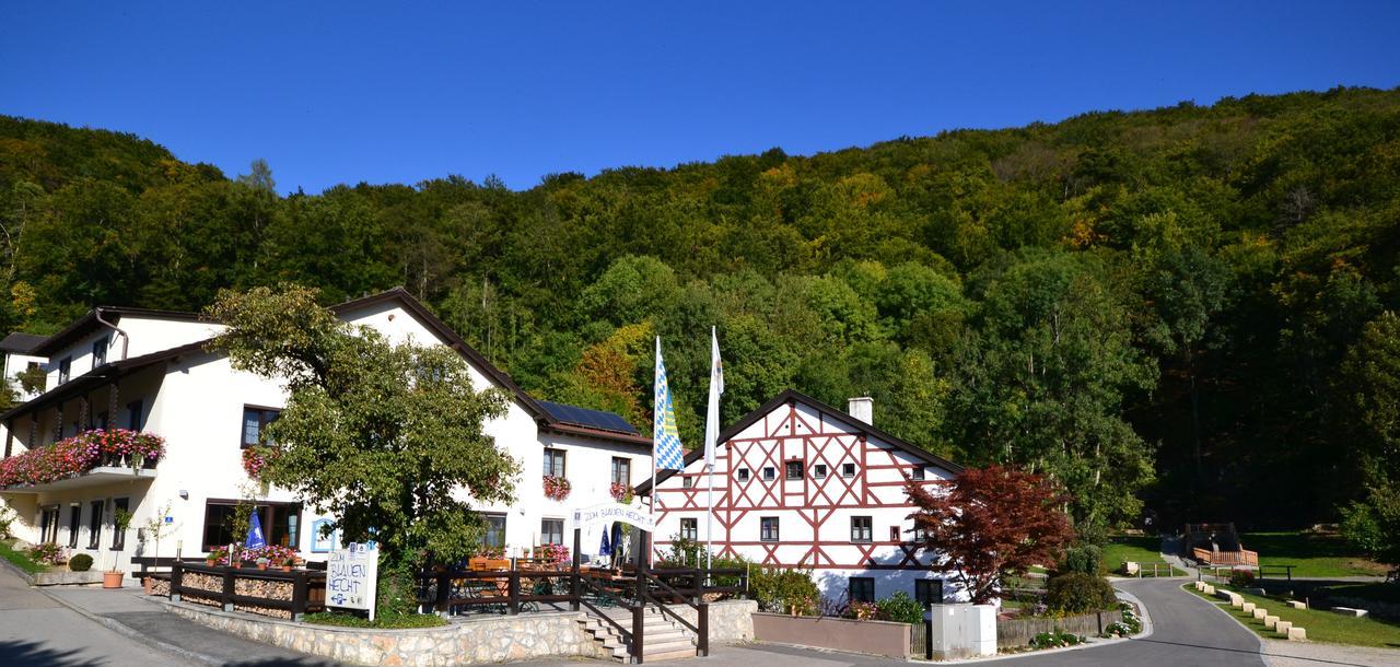 Hotel Zum Blauen Hecht Kipfenberg Exterior foto